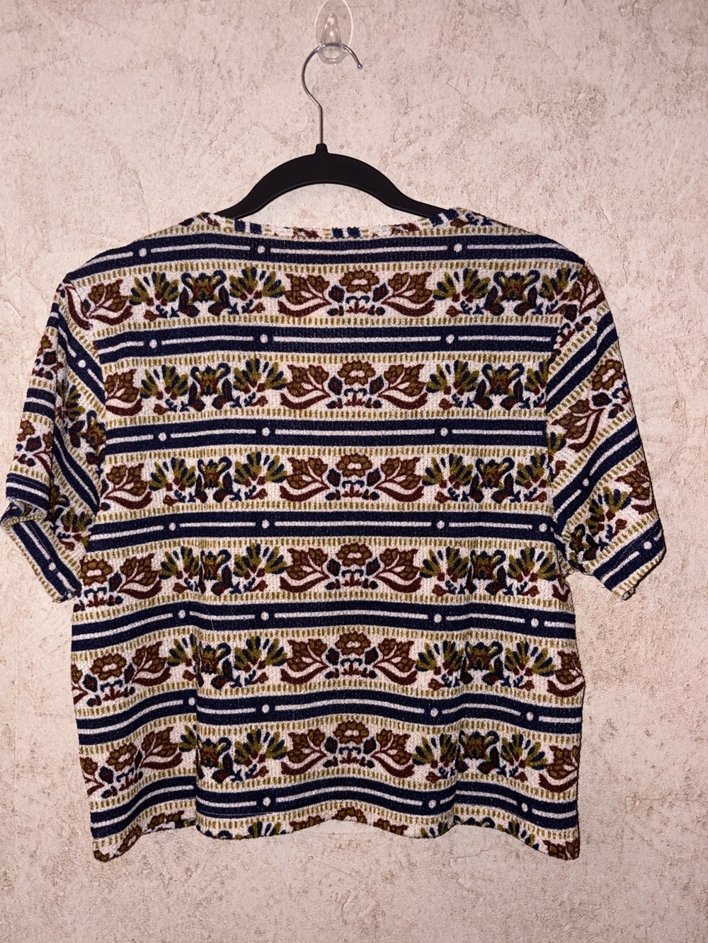 Andthewhy PRINT JACQUARD TOP V Neck Striped Top - Picture 4 of 7